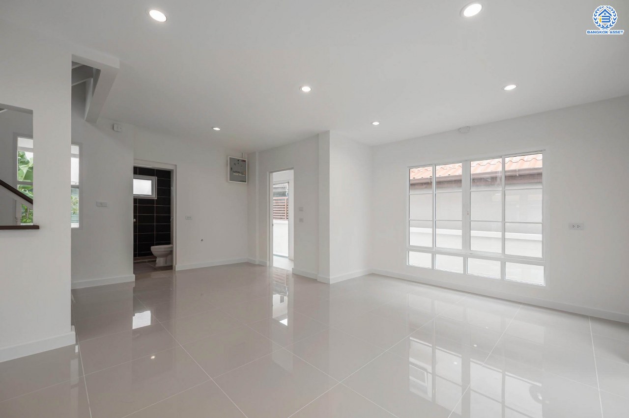 บ้านมือสองตกแต่งใหม่ โครงการ ชัยพฤกษ์ ติวานนท์-ราชพฤกษ์1 เนื้อที่ 56.20 ตร.ว. ฟังก์ชัน 3 ห้องนอน 2 ห้องน้ำ จอดรถได้ 1 คัน สภาพแวดล้อมดี บนทำเลศักยภาพ หน้าโครงการติดถนนใหญ่ เชื่อมต่อถนนราชพฤกษ์ ใกล้จุดขึ้นทางด่วน "ศรีสมาน" ใกล้ห้าง "เซ็นทรัลเวสเกต" และ "โรบินสันศรีสมาน"...